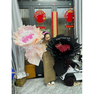 bó hoa 50 bông sáp hình tym cao cấp siêu to ( mẫu cao 1m6)