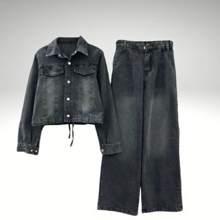  Bộ đồ Jean B104 gồm áo dài tay khuy bấm kết hợp với quần suông cho phái nữ chất liệu jean mềm mại có sẵn 2 size S & M. 