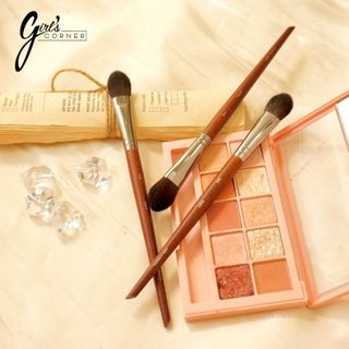 Cọ Highlight Makeup Forever 144