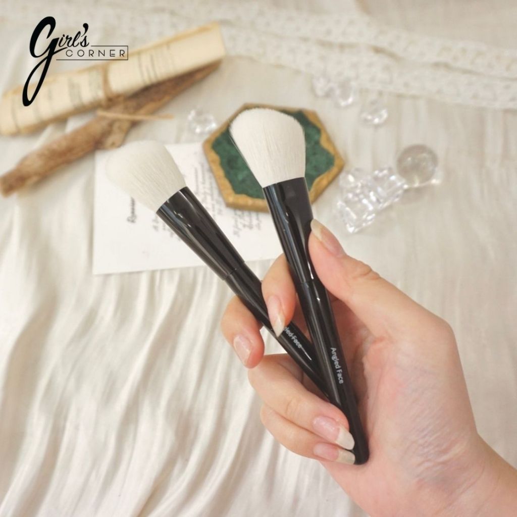 Cọ khối Bobbi Brown Angled Face