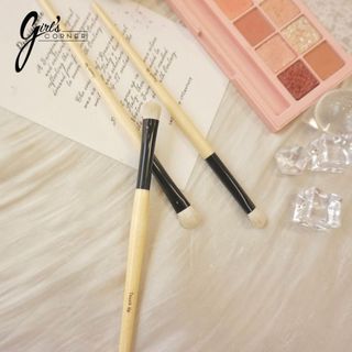 Cọ Bầu Mắt Bobbi Brown Touch Up