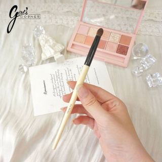 Cọ nhấn hốc mắt Bobbi Smudge
