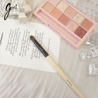 Cọ nhấn hốc mắt Bobbi Smudge