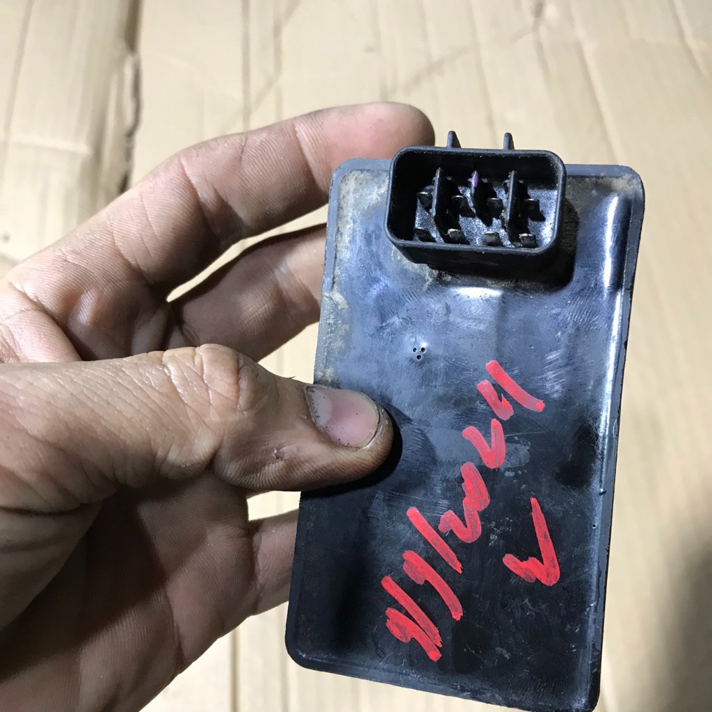 CỤM IC mở tua 8 chân, hàng cũ zin tháo xe kymco 50,125 đều vừa