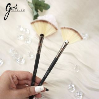 Cọ highlight Piccasso Fan Brush 723