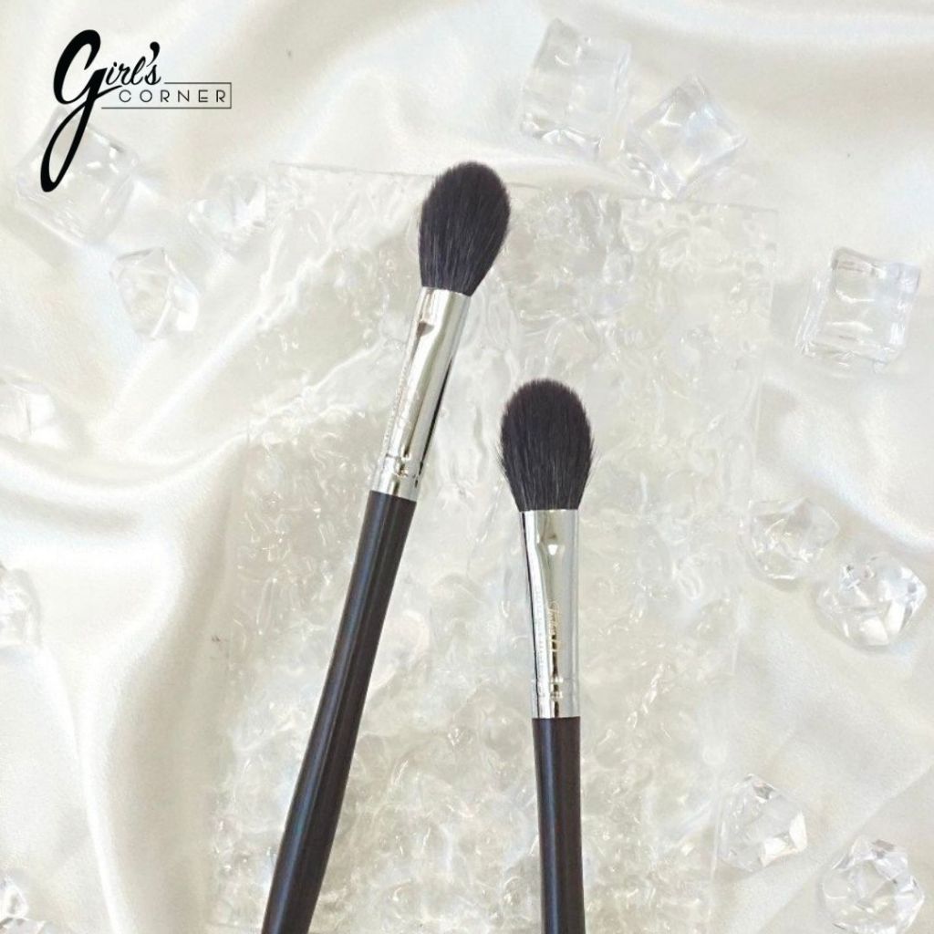 Cọ highlight - má hồng Feather B 144