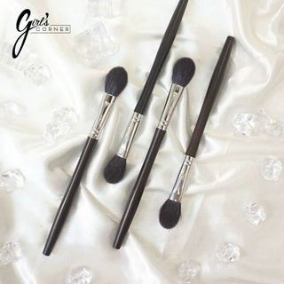 Cọ highlight - má hồng Feather B 144