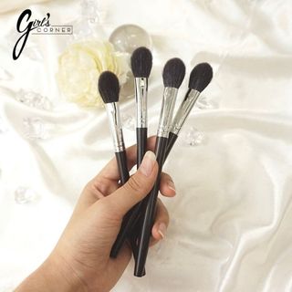 Cọ highlight - má hồng Feather B 144