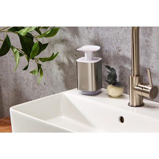Bình đựng xà phòng Joseph Joseph 70532