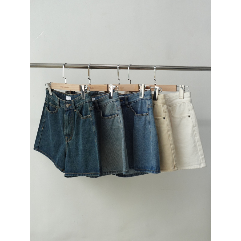 Quần Short Jeans Dáng A | The A-Line Denim Short | White On Denim