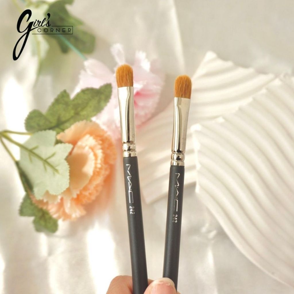 Cọ Bầu Mắt M 242 Synthetic Shader Brush