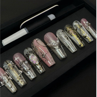Nail box thiết kế hoạ tiết nổi cá tính