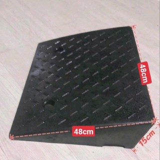  Dốc bục lên xuống xe hơi xe máy cao  15×48×48cm   bằng cao su chống trơn trượt ,cầu dắt xe máy lên xuống bậc thềm 