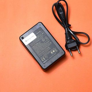 Sạc máy ảnh Canon CB-2LCE ( Dùng cho pin NB-10L)