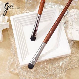 Cọ tán bầu mắt Makeup Forever 210