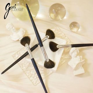 Cọ highlight Feather B dạng xéo