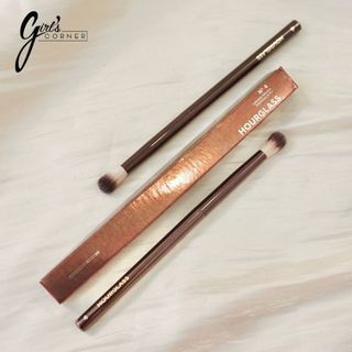 THANH LÝ - MẤT HỘP Cọ blend mắt - cut crease Hourglass N.4