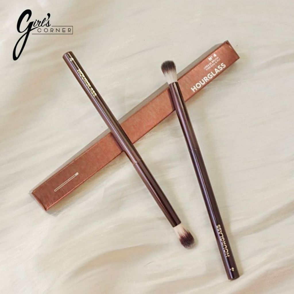 THANH LÝ - MẤT HỘP Cọ blend mắt - cut crease Hourglass N.4