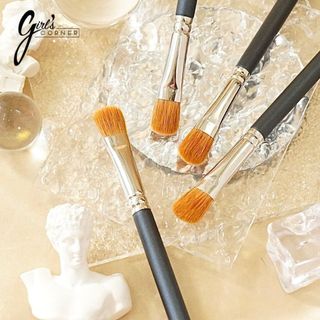 Cọ Bầu Mắt M 242 Synthetic Shader Brush