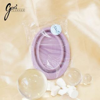 Dụng cọ giặt cọ mini Feather B