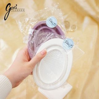 Dụng cọ giặt cọ mini Feather B