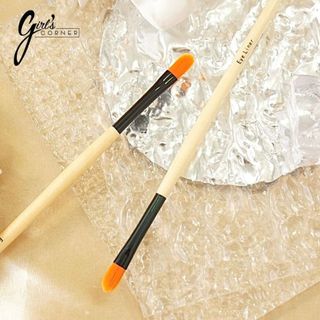 Cọ Môi - Viền môi Bobbi Brown Eyeliner