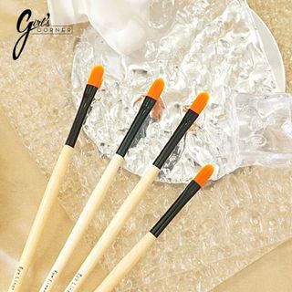 Cọ Môi - Viền môi Bobbi Brown Eyeliner