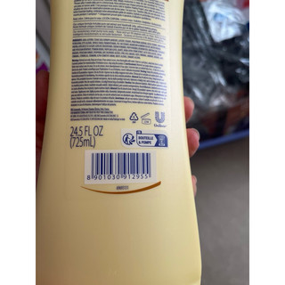 Sữa dưỡng thể Vaseline Intensive Care 725ml
