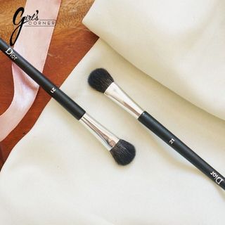 Cọ tán bầu mắt Dior Eyeshadow Brush 21