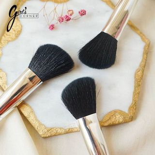 Cọ tạo khối phấn Morphe M104 Brush