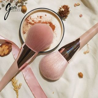 Cọ Phủ Phấn Nén Feather B