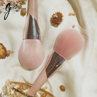 Cọ Phủ Phấn Nén Feather B