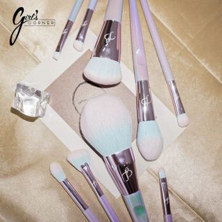 Bộ cọ 9 cây Feather B Pastel kèm ống đựng