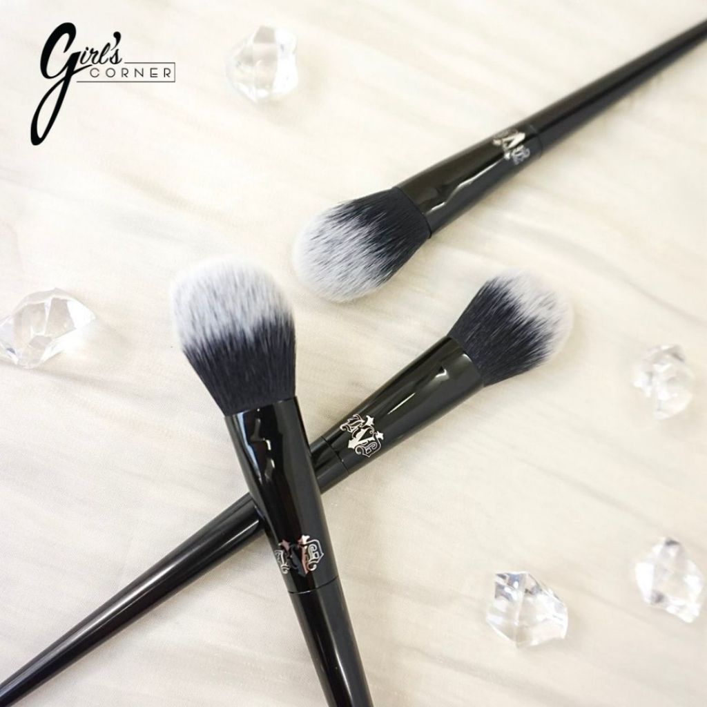 Cọ má hồng và setting Kat Von D25