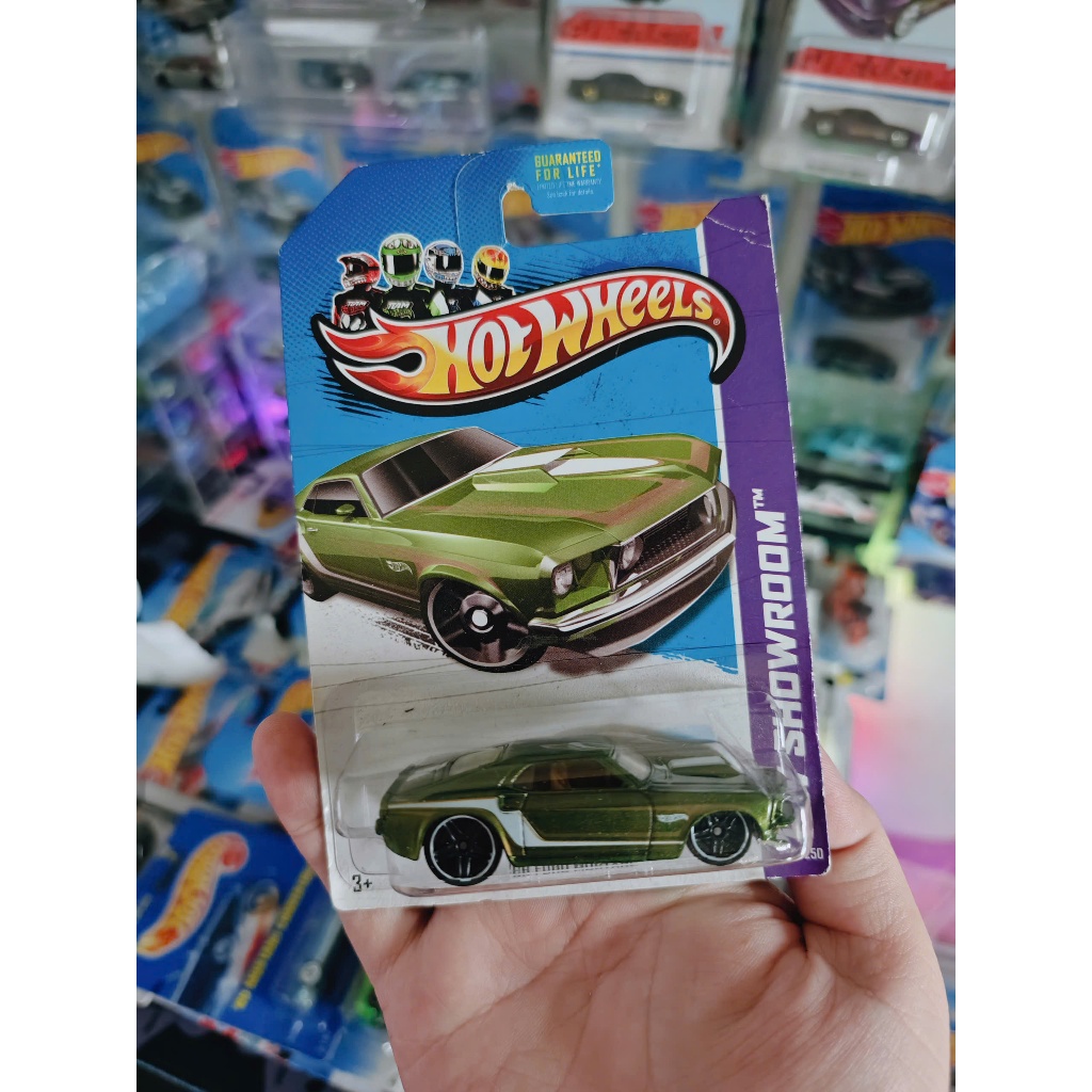 Xe mô hình Hot Wheels 69 Ford Mustang ( Showroom )