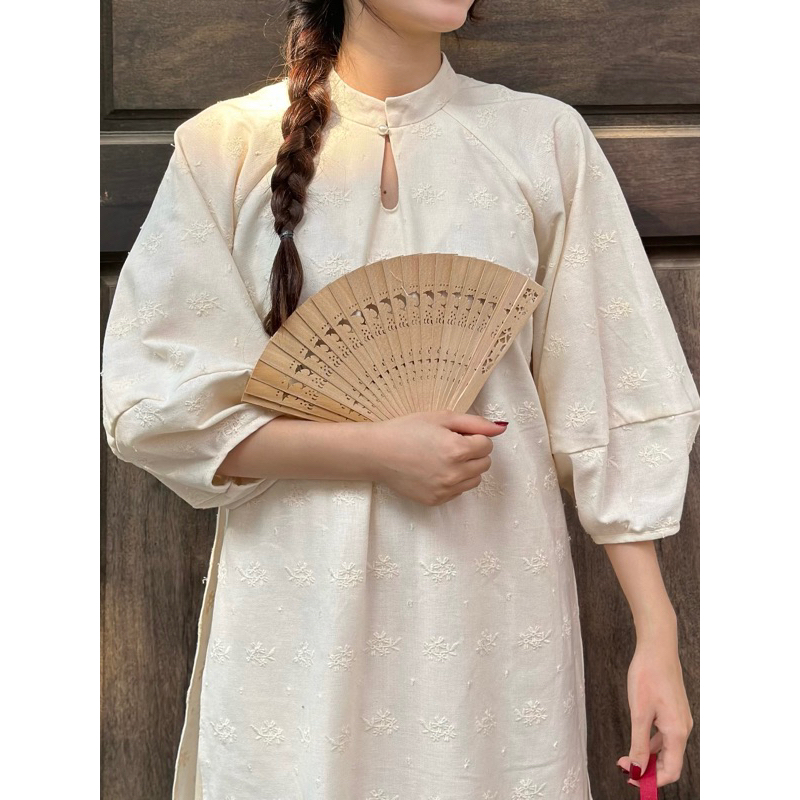  Set áo dài dáng suông rộng tay bồng linen thêu  bao gồm quần  