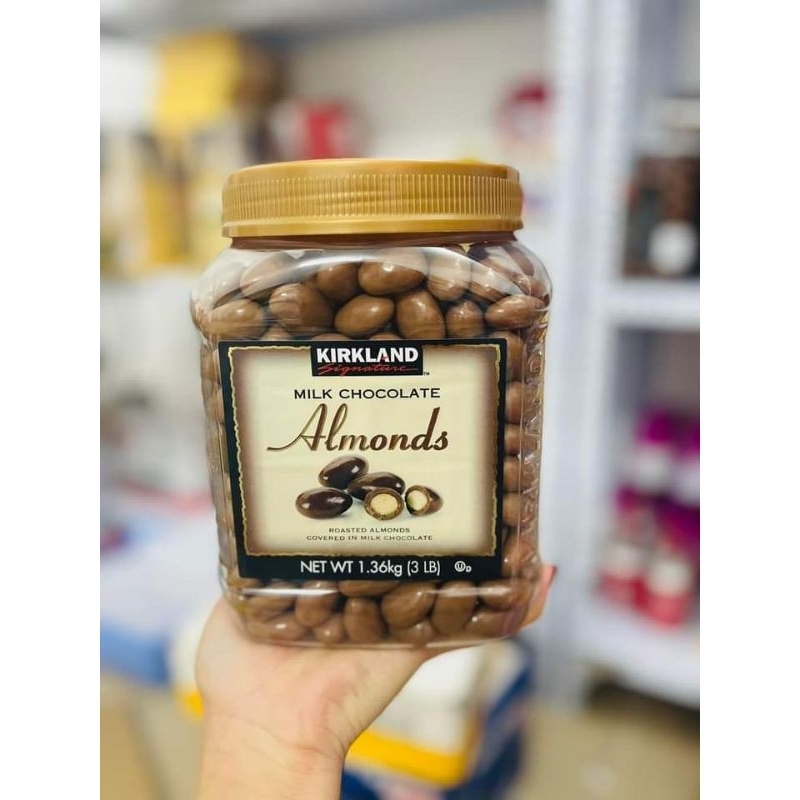 Socola Hạnh Nhân Kirkland Milk Chocolate Almonds - 1.36kg
