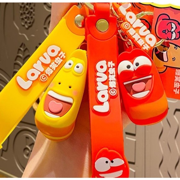 MÓC KHÓA ĐIỆN THOẠI SÂU LARVA