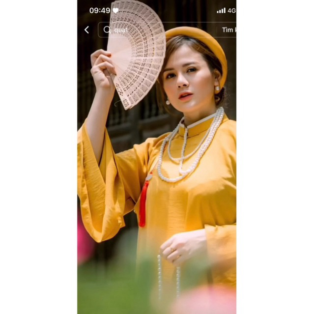 Quạt gỗ cổ trang hoa văn chụp ảnh tết HP Store