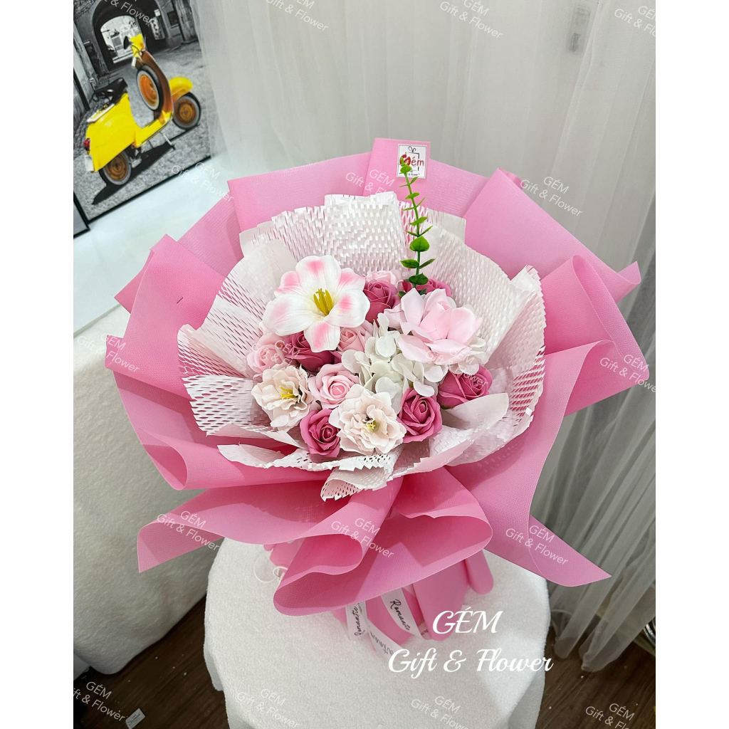 (Hoả Tốc ). Bó hoa hồng mix dáng tròn xoè rộng, tặng túi,thiệp.