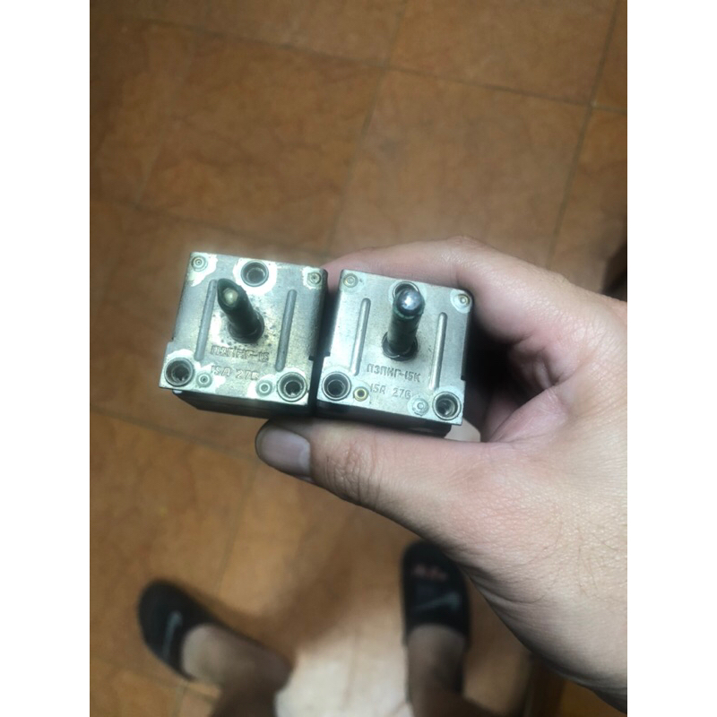 Công Tắc 3 Vị Trí 27A