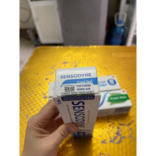 Kem đánh răng Sensodyne