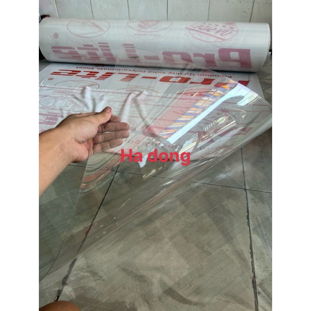 TRONG SUỐT ( Khổ cao 1m22 x dài 1m, dày 8 zem)Tấm tôn nhựa lấy sáng phẳng poly màu trong suốt