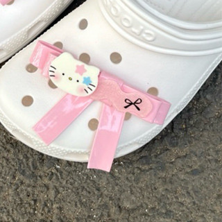 Sticker Charm Jibbitz Gắn Sục Cross Nơ Hồng Kitty