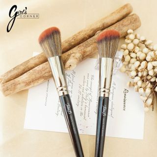 Cọ khối phấn má hồng E4 - Feather B