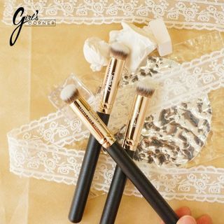 Cọ che khuyết điểm Feather B M270s