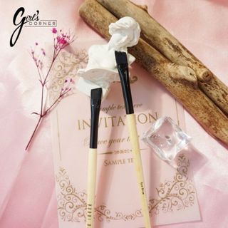 Cọ Kẻ Mày Gel Bobbi Brown Eye Brow