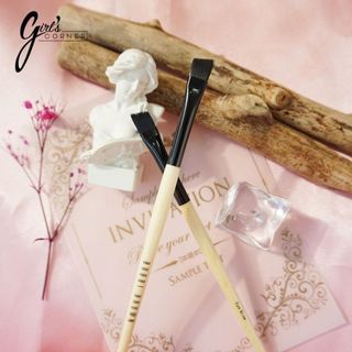 Cọ Kẻ Mày Gel Bobbi Brown Eye Brow