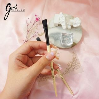 Cọ Kẻ Mày Gel Bobbi Brown Eye Brow