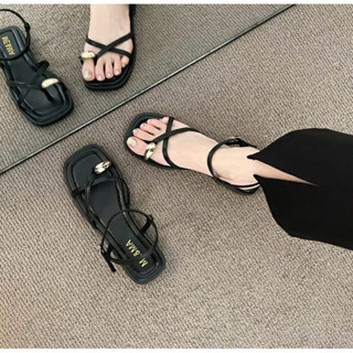 Giày Sandan đế bệt 1cm xỏ ngón có khuy ấn tượng tạo điểm nhấn Bigsize 35/45